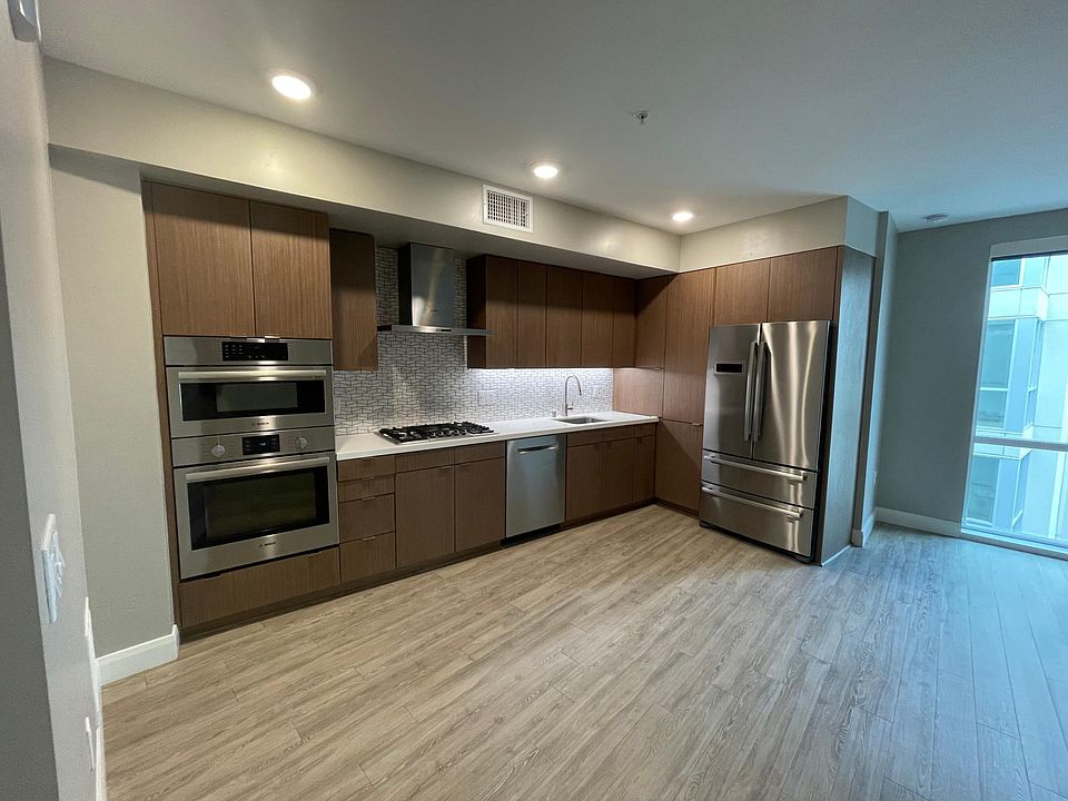 1st image of 551 W Date St #511