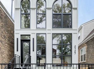 2127 W Dickens Ave, Chicago, IL 60647