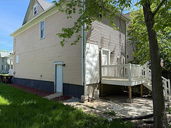 3rd image of 704 S Carroll Ave