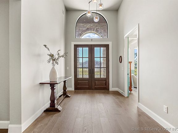 5th image of 7316 E College St