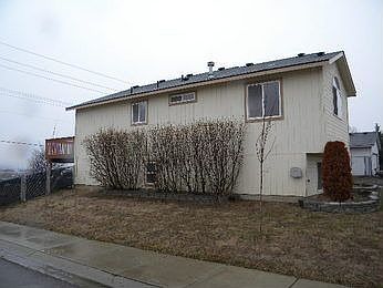 2nd image of 1805 N Foxglove Ln