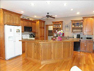 4th image of 3901 Briarwood Dr