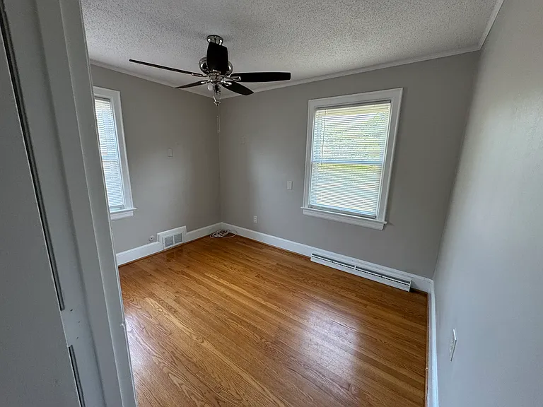 3657 Colonial Ave — Photo 32