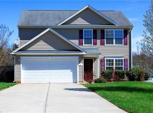 7 Raintree Ct, Greensboro, NC 27407