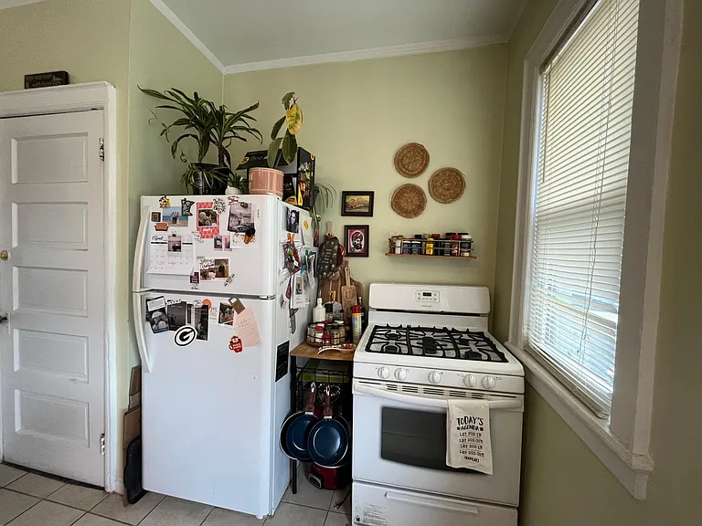 1979 N Oakland Ave — Photo 9