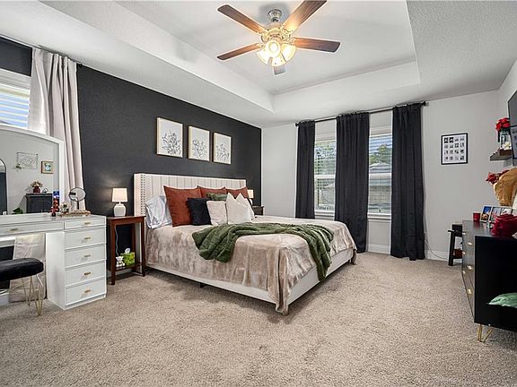 5th image of 3555 Linda Ct W