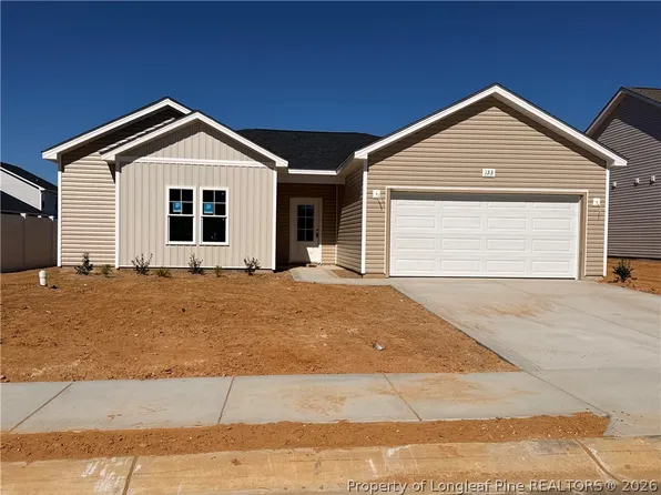 133 Peeler Cir, Raeford, NC 28376