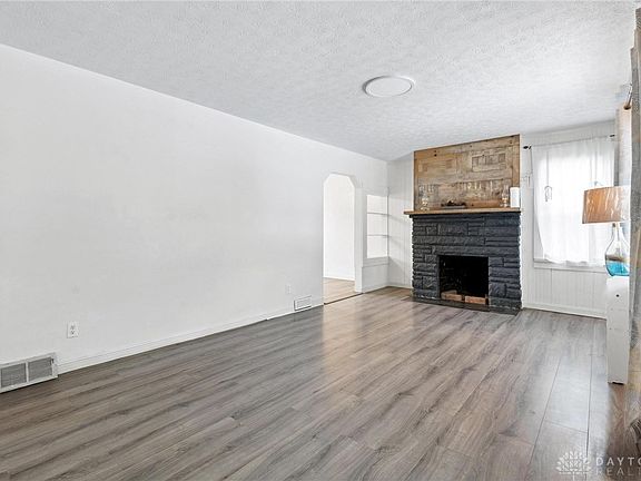 3rd image of 3248 Lindale Ave