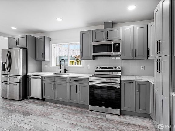 4th image of 9402 Portland Avenue E