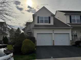 18 Cobblestone Dr, Easton, PA 18045