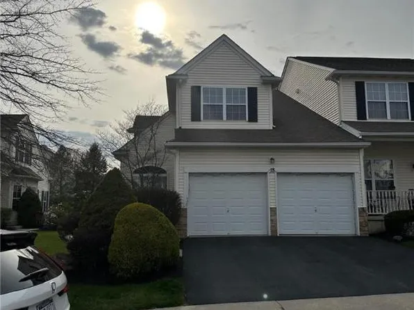 18 Cobblestone Dr, Easton, PA 18045