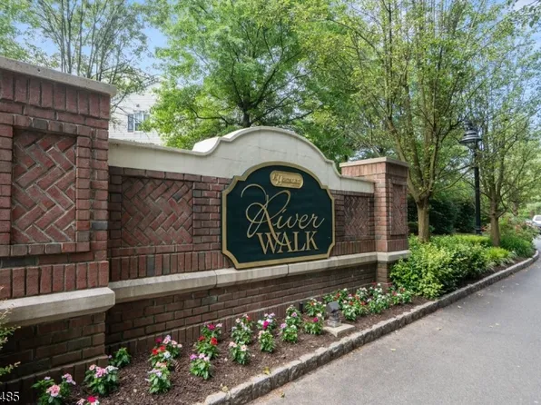 262 Riverwalk Way, Clifton City, NJ 07014