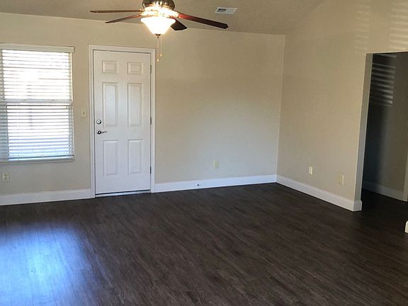 3rd image of 104 Celestin Ct