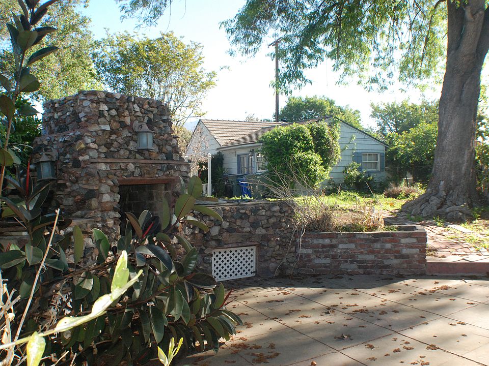 2nd image of 861 Balboa Dr