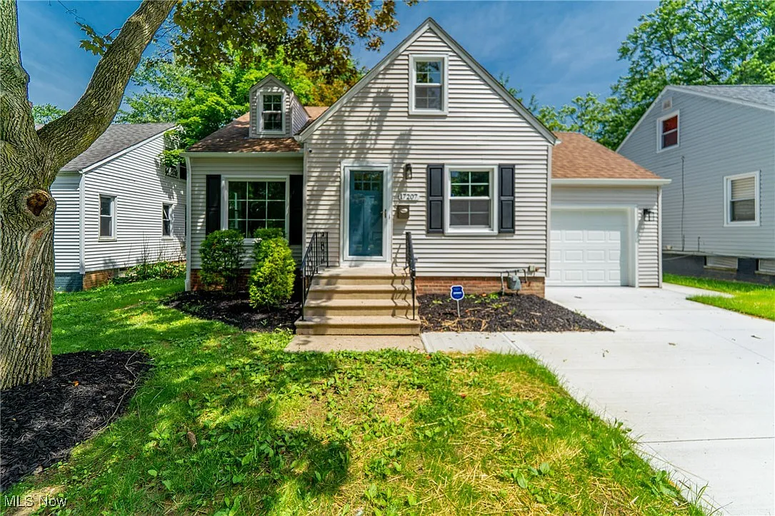 17207 Maple Heights Blvd photo 1