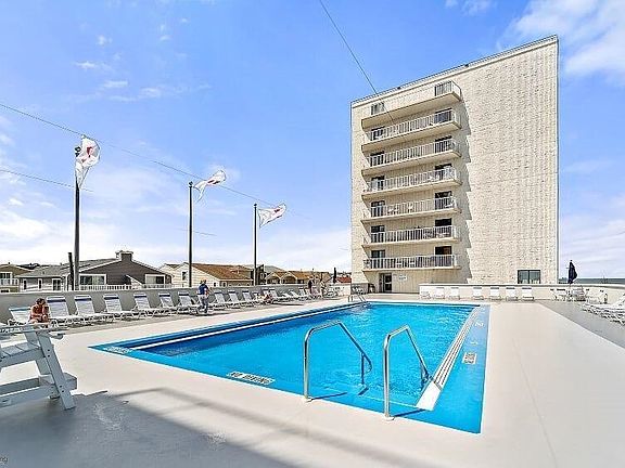 2nd image of 3500 Boardwalk Unit 606/aka 620n 606/620n