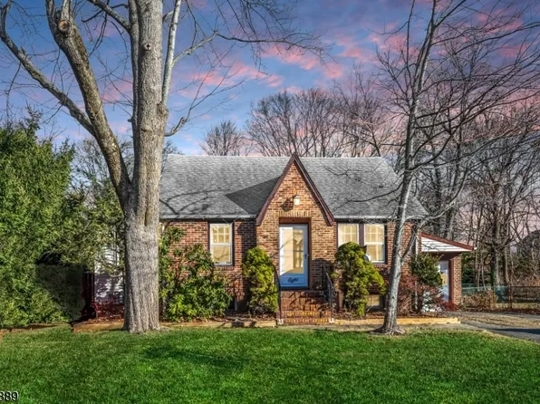 8 Reinmann Drive, East Hanover Twp., NJ 07936