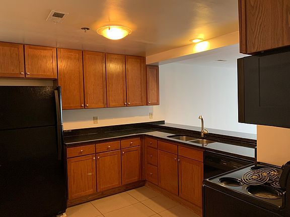 2nd image of 1901 E Franklin St APT 5