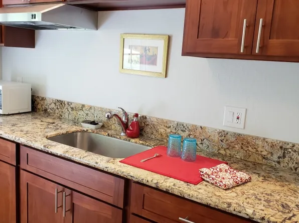 857 Hokulani St, Honolulu, HI 96825