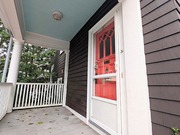 Apartment has an exclusive use separate entrance