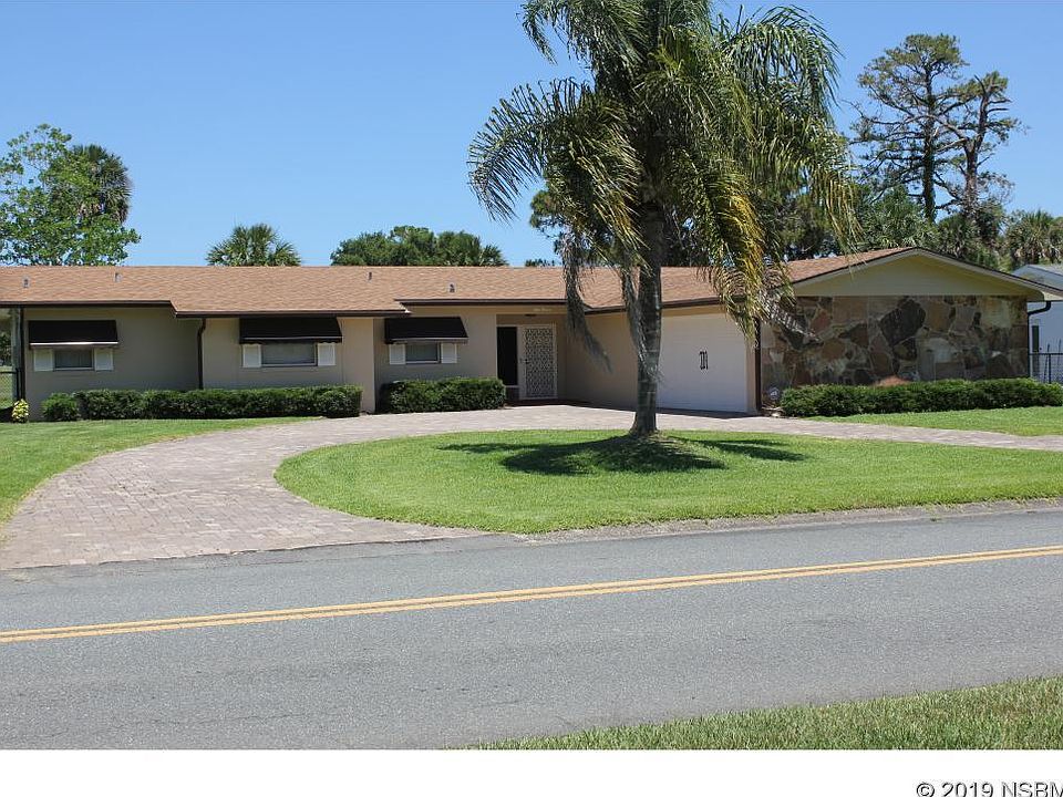 1st image of 813 Fairway Dr