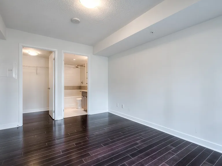 295 Adelaide St W #514 — Photo 11