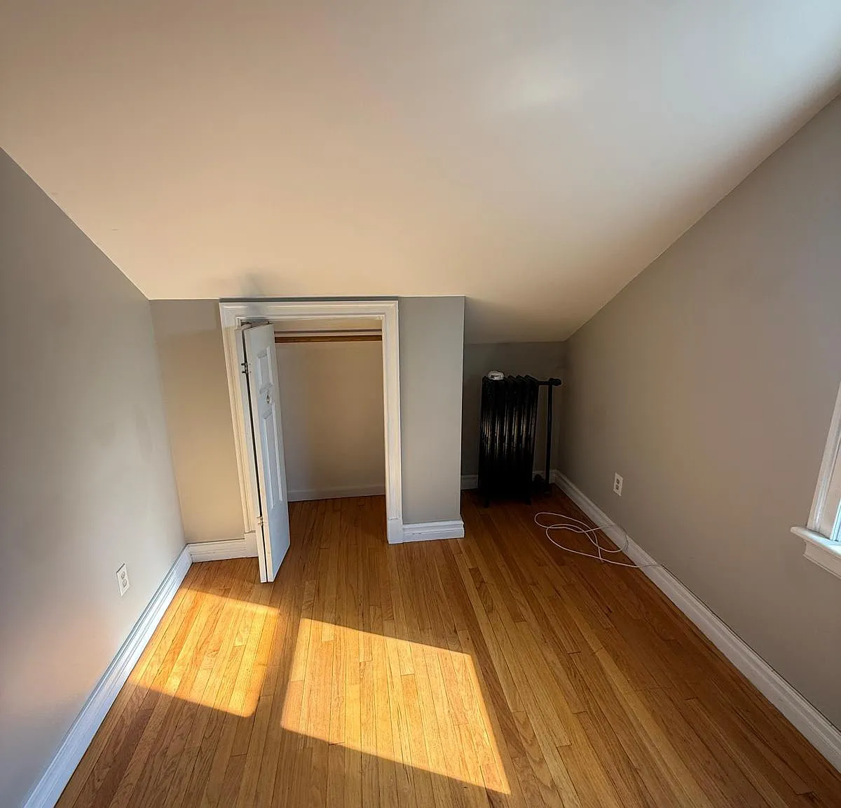 3 bed, 1900 sqft, $2,200 — Photo 3