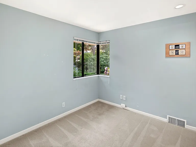 10540 11th Ave NW — Photo 28
