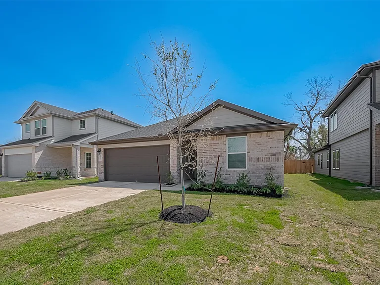 1535 Merulana Ln — Photo 1