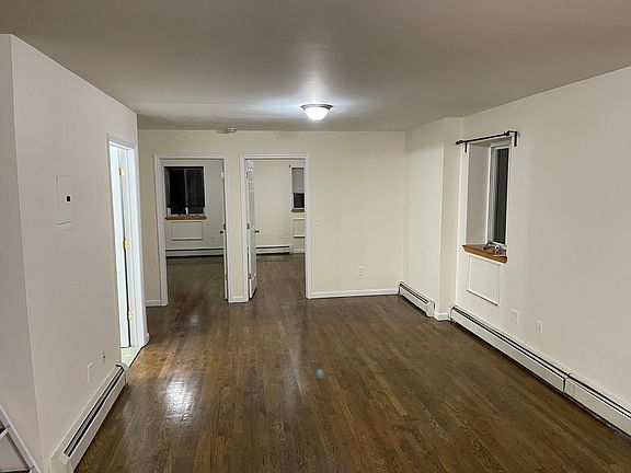 2nd image of 619 Hollywood Ave