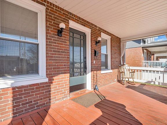 3rd image of 1531 Wilson St SE