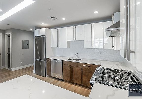 3rd image of 2669 30th St #2A