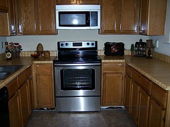 2nd image of 114 E Denton Dr