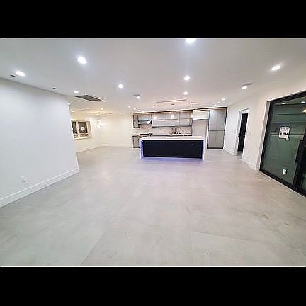4th image of 4701 Aqueduct Ave