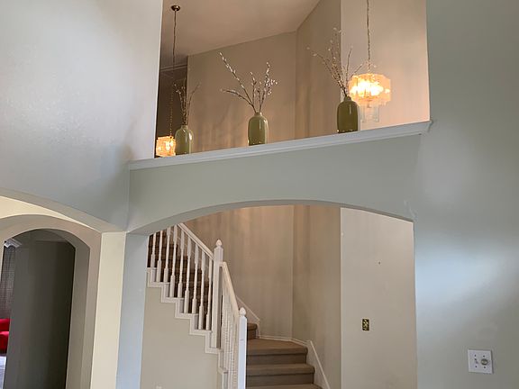 5th image of 1725 Blackstone Dr