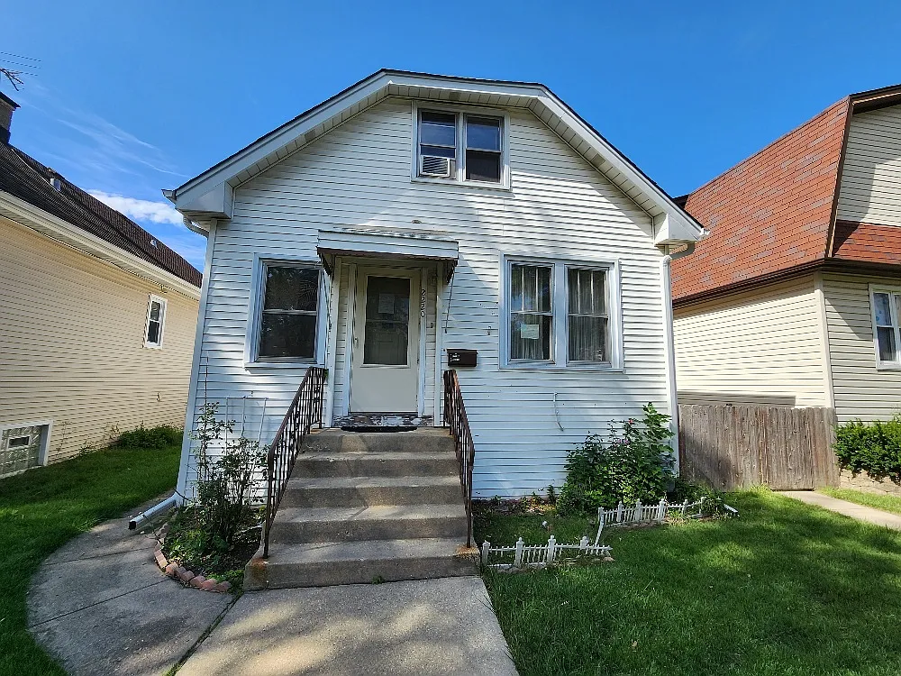 2220 N 74th Ave photo 1