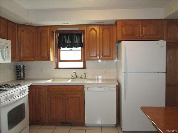 2nd image of 80 Norine Dr