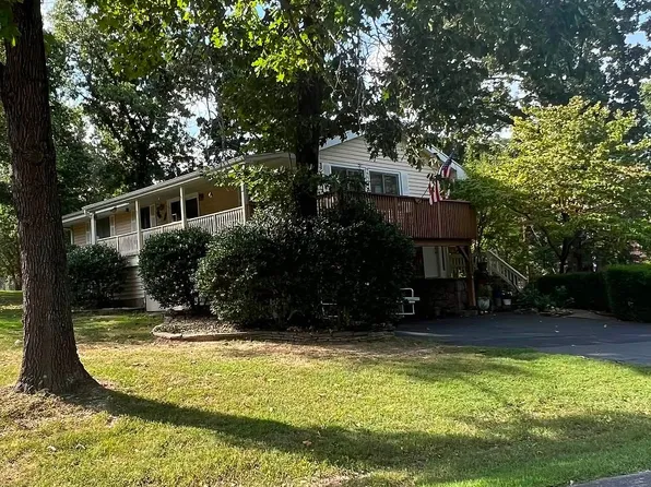 207 N Walnut St, Blue Eye, MO 65611