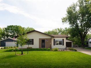 1222 Edgemont Pl, Norwalk, IA 50211