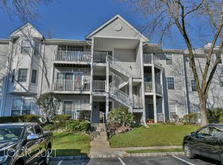 550 Holly Ct, Mahwah, NJ 07430