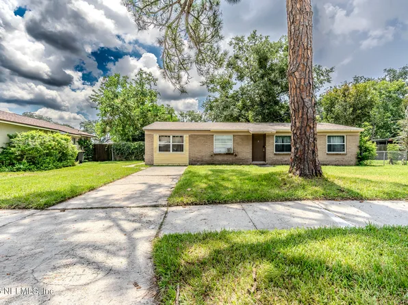 8520 FROST Street N, Jacksonville, FL 32221
