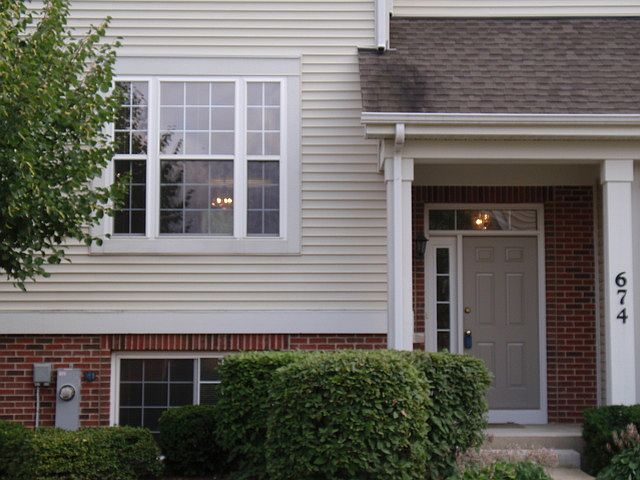 1st image of 674 N Hidden Prairie Ct