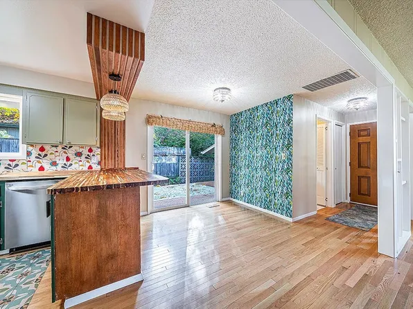 208 Oregon Ter, Medford, OR 97504