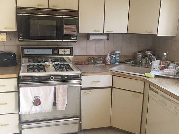 3rd image of 234 Grasmere Dr