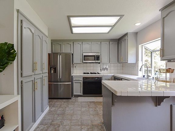 4th image of 4404 San Vito Dr