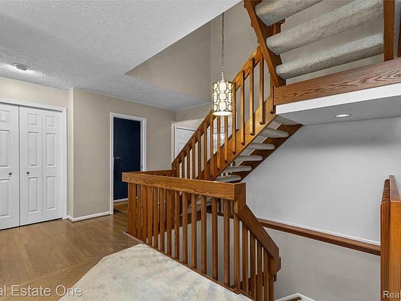 5th image of 6626 Ridgeview Dr #31