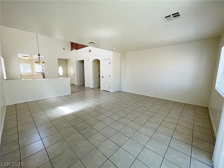 1018 Cliffbrook Hedge Ave — Photo 4