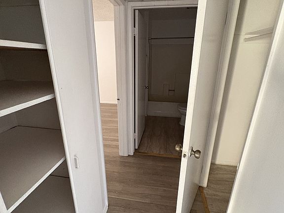 4th image of 13812 Vanowen St APT 105