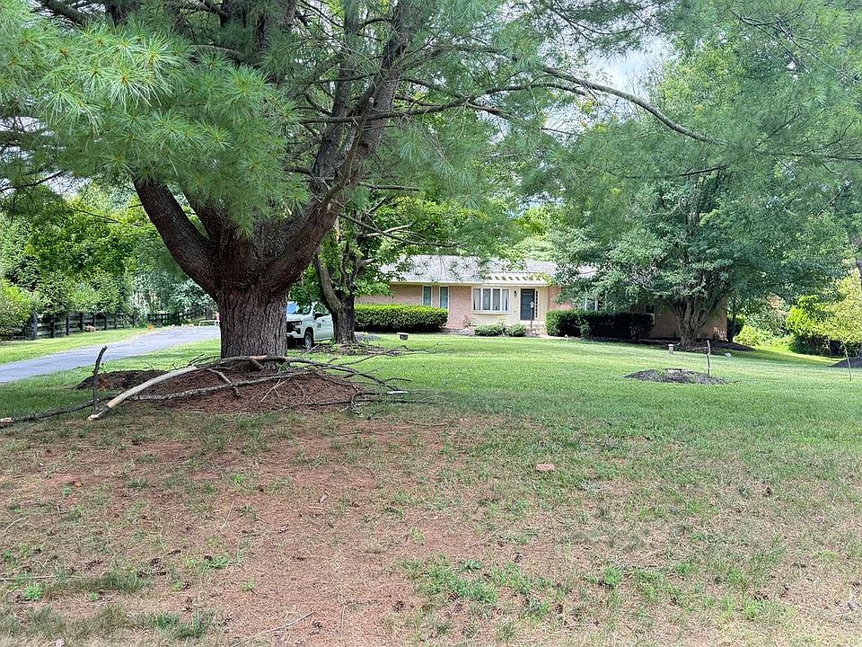1st image of 4800 Maurine Ct
