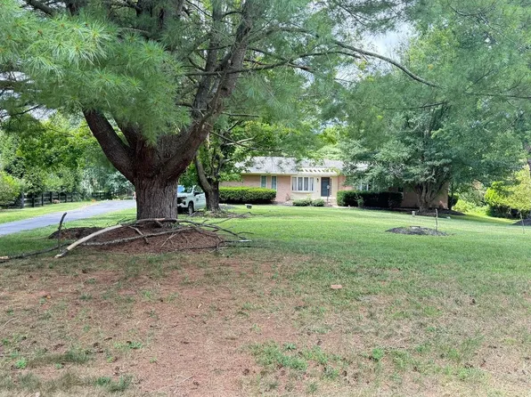 4800 Maurine Ct, Gainesville, VA 20155